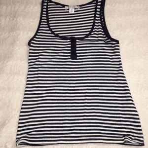 blue and white muscle tee